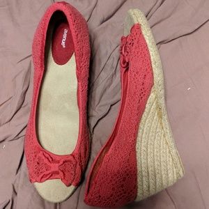 Red peeptoe wedges